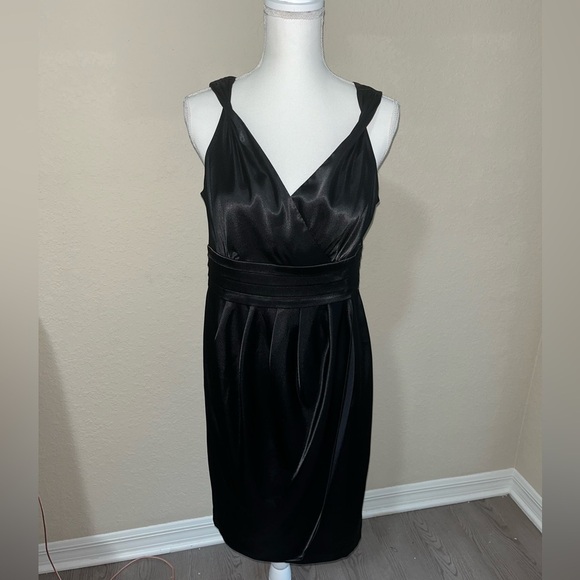 London Times Black Satin Cocktail Dress - Picture 10 of 11